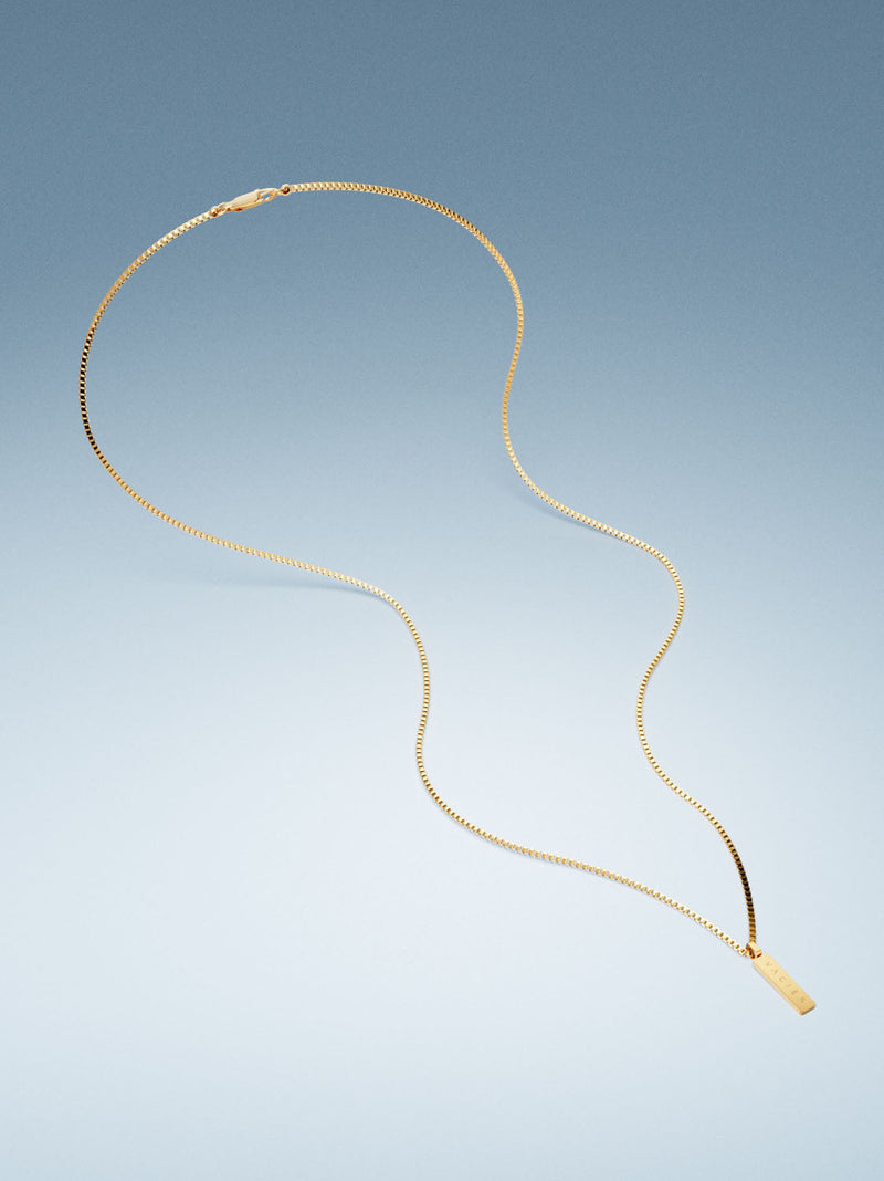 COLLAR DE CADENA CUADRADA CON DIJE