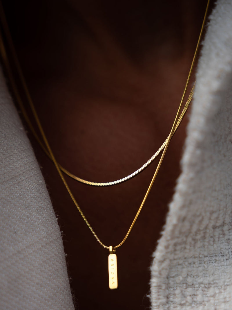 COLLAR CON DIJE CUADRADO