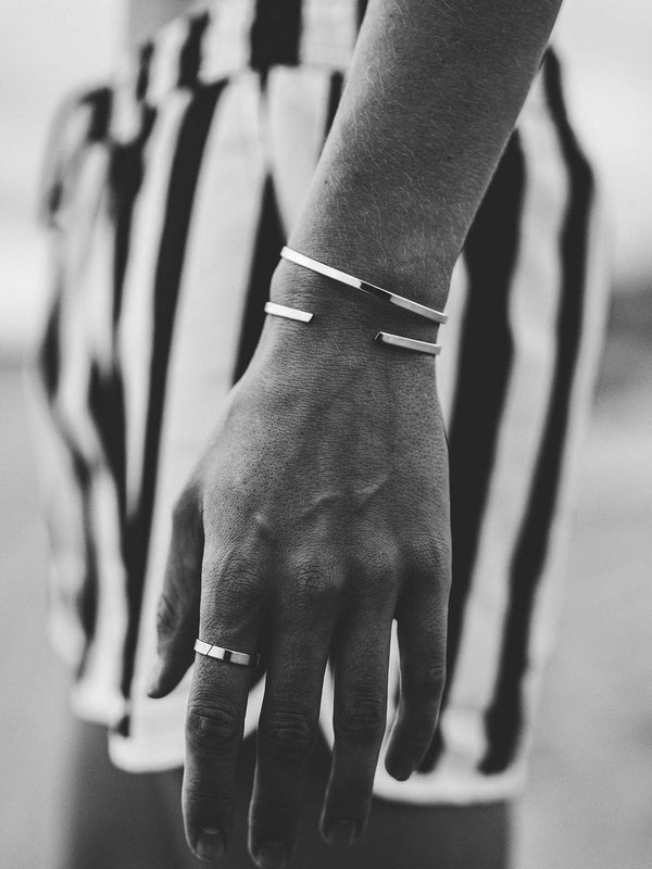 BRAZALETE MINIMALISTA AJUSTABLE