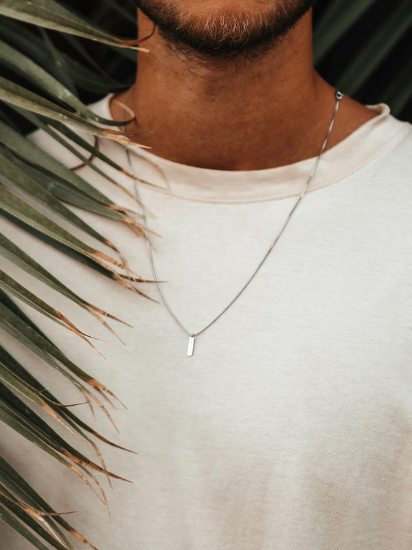 COLLAR CON DIJE CUADRADO