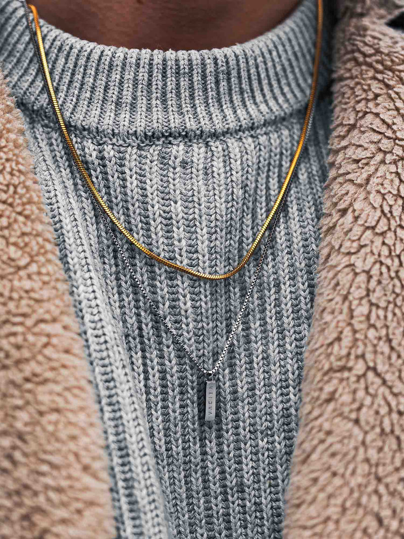 COLLAR DE CADENA CUADRADA CON DIJE